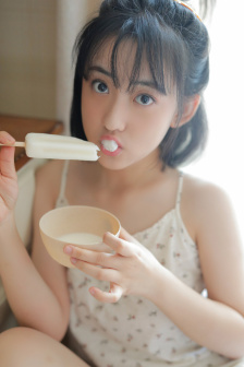 边亲边脱边捏胸视频